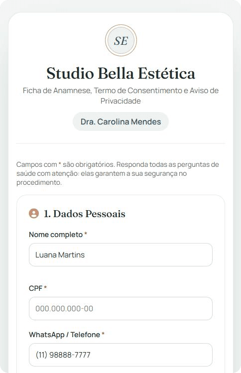 Ficha de anamnese aberta no celular da paciente